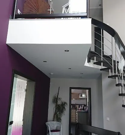 ホームステイ Chez Manu *