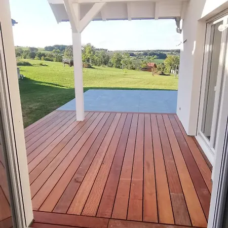 Chez Manu ホームステイ