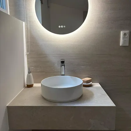 ホームステイ Chez Manu *