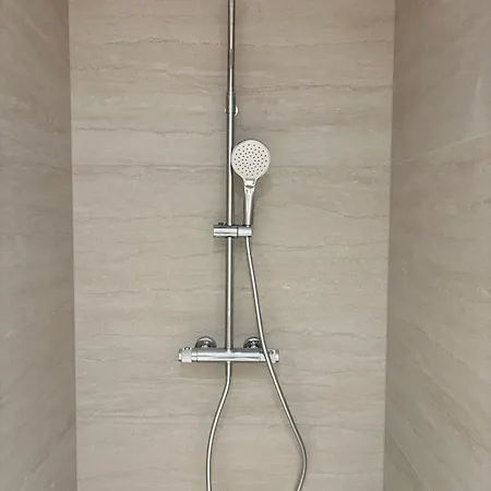 ホームステイ Chez Manu *